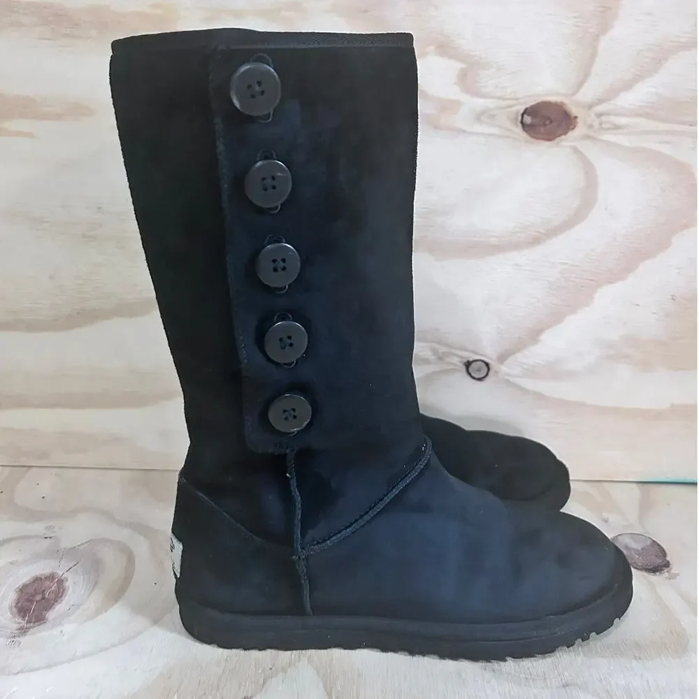 UGG Australia - Lo Pro Button Fold Over - Boots - Black - Women's - 7 - S/N 3387